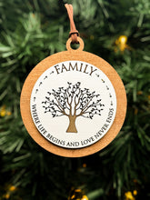 Load image into Gallery viewer, Family tree ornament